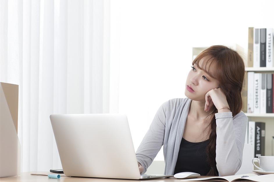 如果发现报价出错，该如何挽回客户？